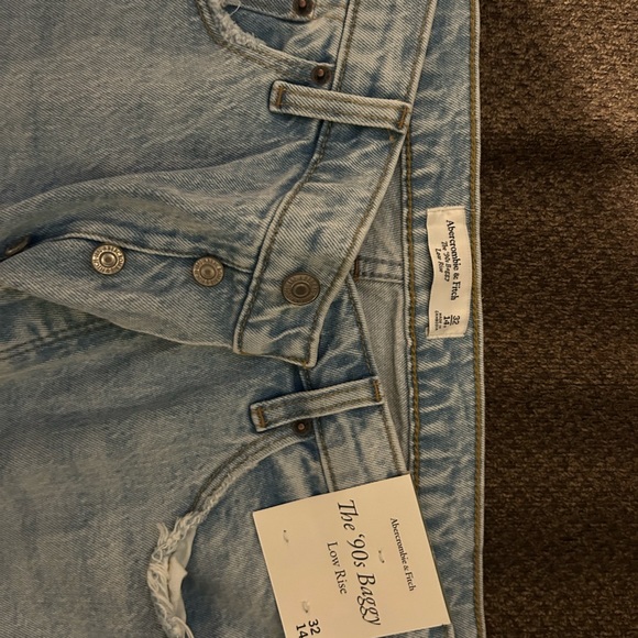 Abercrombie in Fitch the 90s baggy low rise jeans - Picture 2 of 8